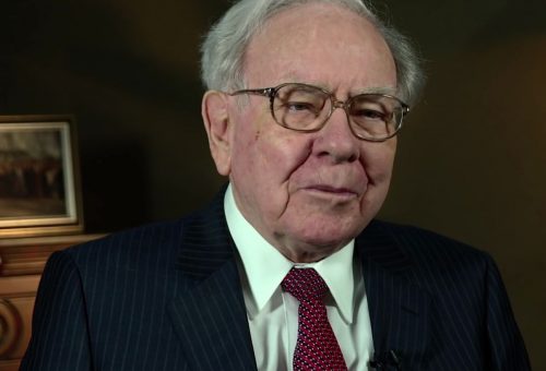 Warren_Buffett_at_the_2015_SelectUSA_Investment_Summit.jpg